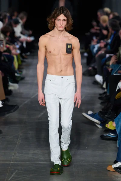 Look 37